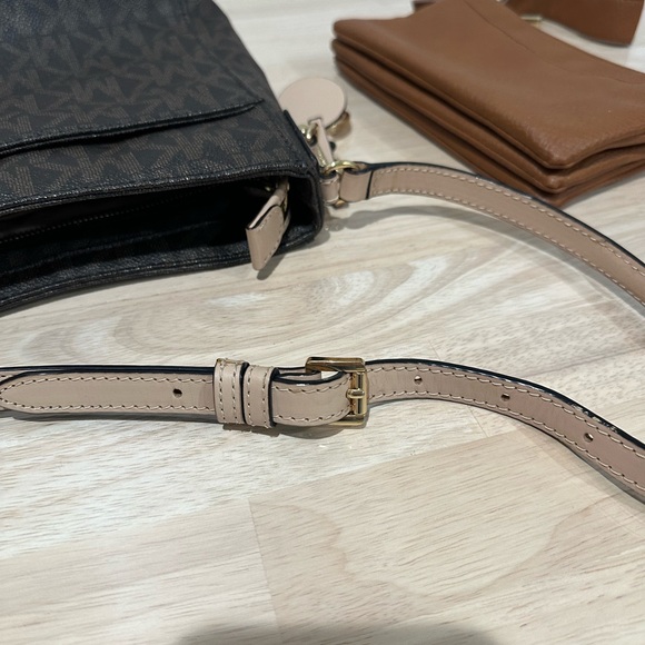 Michael Kors crossbody bag. NWOT - Picture 4 of 5